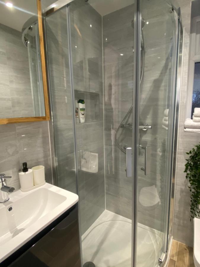 Lovely And Modern Studio Apartment. Μπόρχαμγουντ Εξωτερικό φωτογραφία