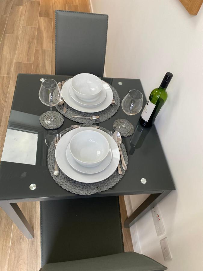 Lovely And Modern Studio Apartment. Μπόρχαμγουντ Εξωτερικό φωτογραφία