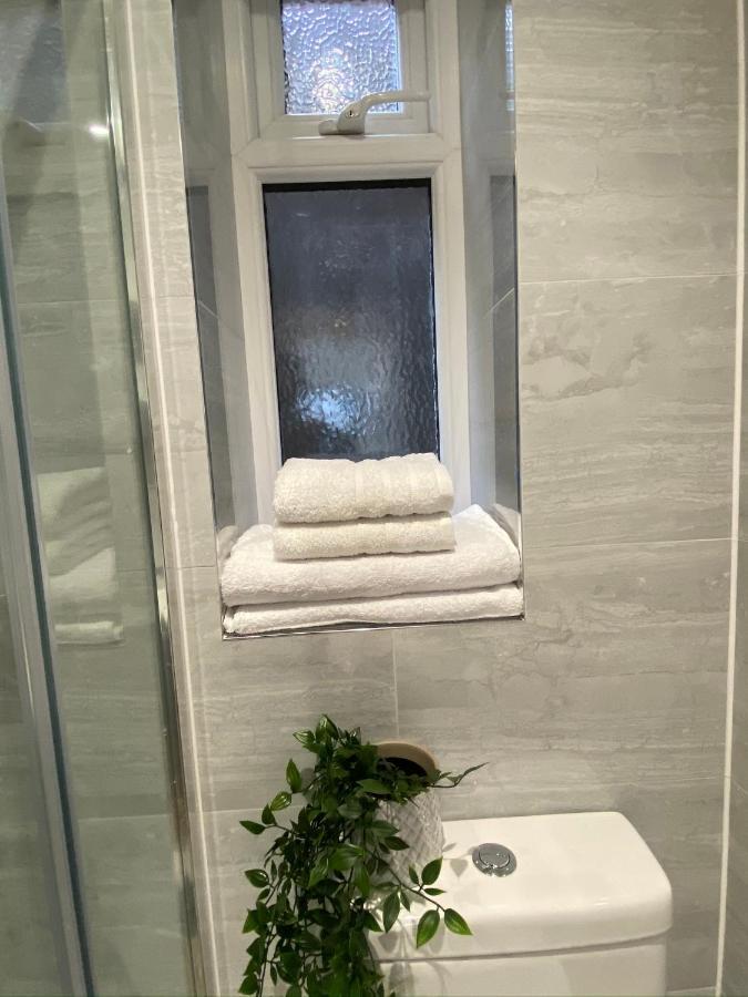 Lovely And Modern Studio Apartment. Μπόρχαμγουντ Εξωτερικό φωτογραφία